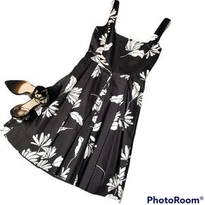 Kristen Davis Dress 6  pleated full skirt square neckline abstract bold floral